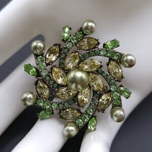 Peridot Green Jonquil Rhinestone Brooch, Light Green Faux Pearls, Floral 1990s